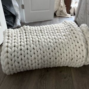 Chunky Knit White Blanket